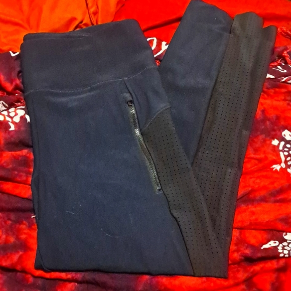 Athleta Pants - ATHLETA SIZE MEDIUM YOGA PANTS